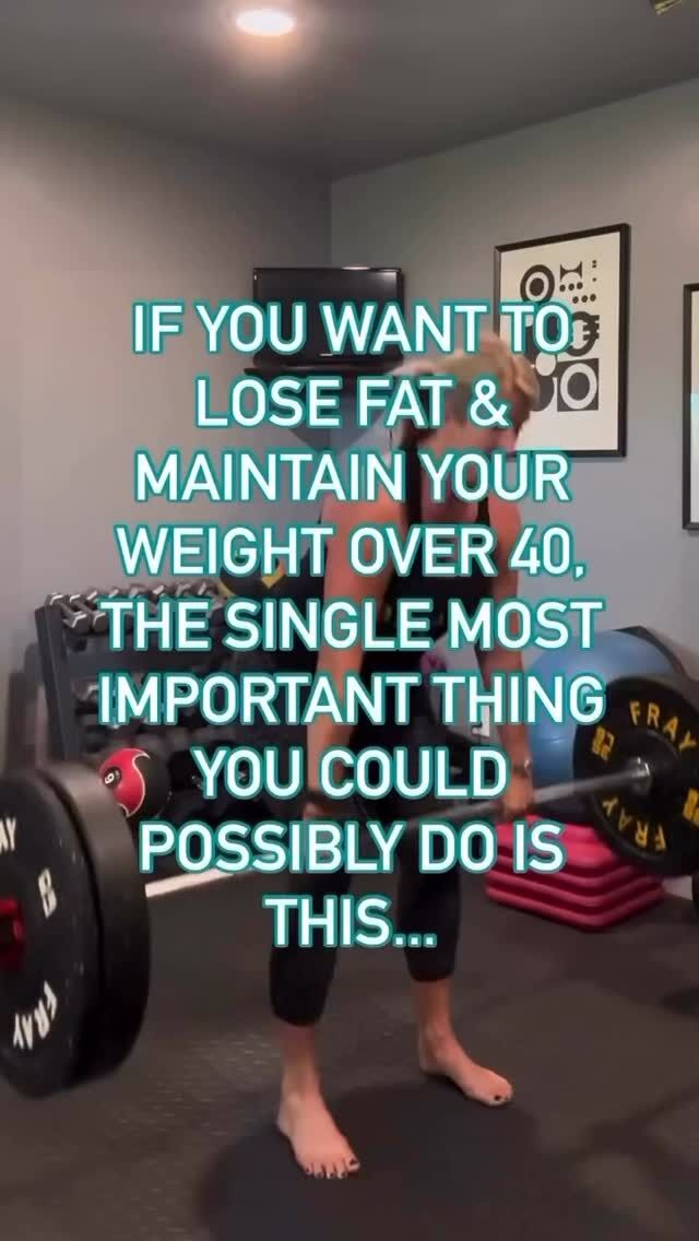 👉🏼 Did you know that the average woman gains 5 to 8% of their original bodyweight during menopause?  For the average woman who weighs 150 to 160 pounds… That equates to gaining 8 to 15 pounds. 😳

Too often women run to find a new diet plan, but there’s something that may be even more important…. STRENGTH TRAINING 💪🏼

👉🏼 After the age of 40, it becomes even more important for women to build and maintain lean muscle mass for metabolic health!!!

Are you strength training???? Tell me your favorite ways to build muscle 💪🏼